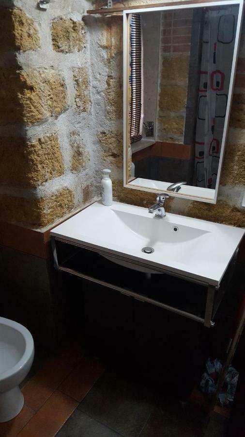 Brick Apartment ปาแลร์โม ภายนอก รูปภาพ